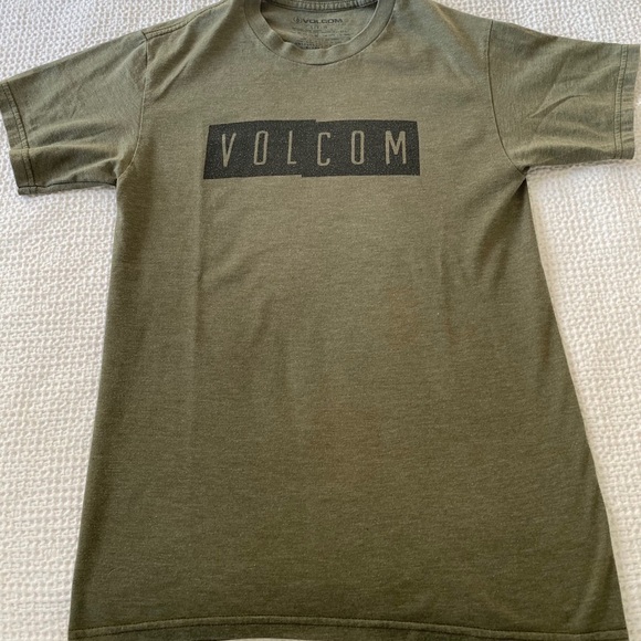💥2 for $25 Volcom T-Shirt - Picture 1 of 4